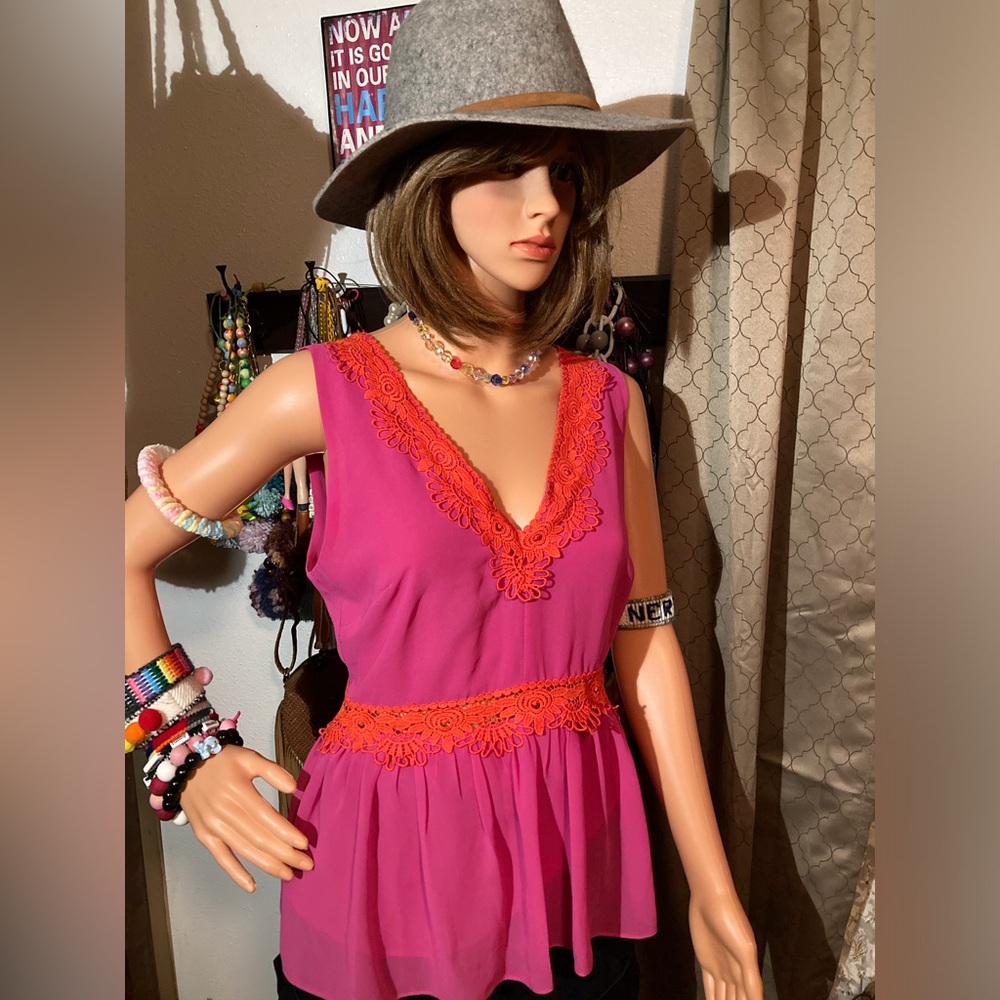 Women's Fuchsia Lace-Trim Sleeveless Top